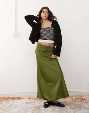 Miss Selfridge satin maxi kjol i oliv