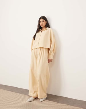 ARRANGE structured pleat detail wide leg barrel trouser in buttermilk