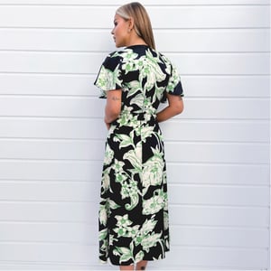 Women's AX Paris Floral Printed Short Sleeve Belted Wrap Midi Dress in Multi