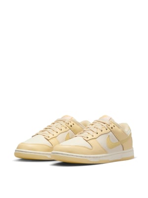 Dunk Low Sneakers