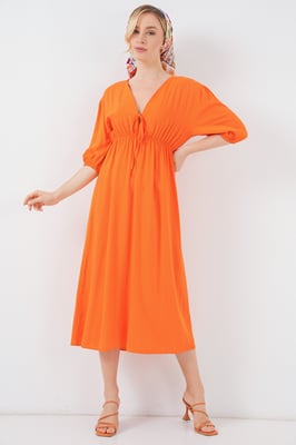 A-Form Fit Midi-jurk met V-hals en binddetail