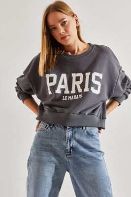 Korte Crew Neck Katoenen Sweatshirt met Voorzijde Tekstprint
