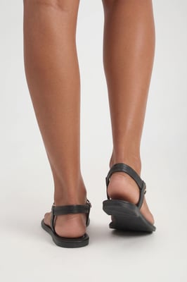 Beaded Toe Post Sandals