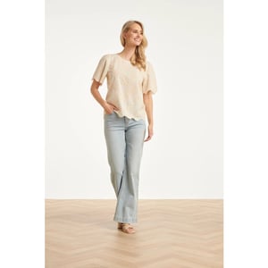 Smashed Lemon Crème broderie top met korte mouwen en scallop zoom |