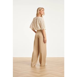 Smashed Lemon Crème top met transparante fringe structuurstof |