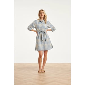 Smashed Lemon Lichtblauwe jurk met witte broderie print |