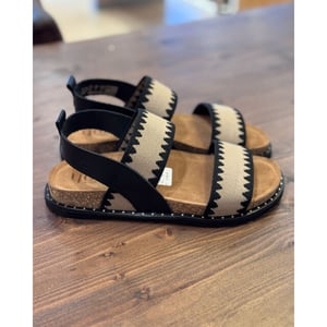 Yokono Bolus 255 sandalen