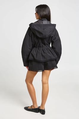 Lace Trim Hem Shorts