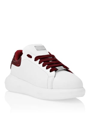 Lo-Top Sneakers