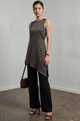 Satijnen Mouwloze Blouse met Ronde Hals en Split