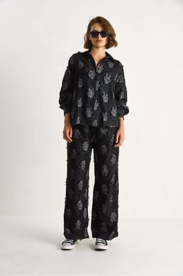 Broderad oversized skjorta och vida byxor set