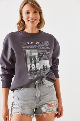 Achteraf Gedrukte Crew Neck Sweatshirt met Motiverende Quote