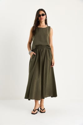 Mouwloze Scoop Neck Tanktop en Midi Rok Co-Ord Set