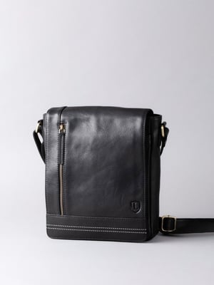 Keswick Medium Leather Messenger Bag in Black
