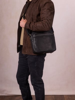 Keswick Small Leather Messenger Bag in Black