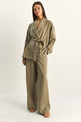 Hoge taille set met strikdetail en sjaalkraag