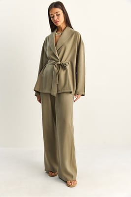 Hoge taille set met strikdetail en sjaalkraag