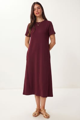 Midi-jurk met korte mouwen en ronde hals