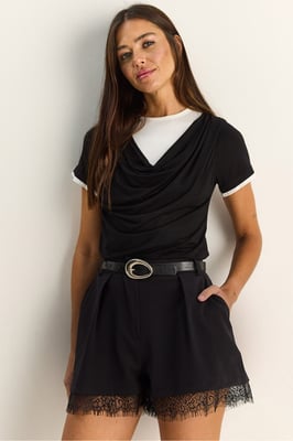 Hoge taille wijde broek met kantdetails
