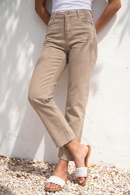 Petite Stretch Straight Leg Jeans