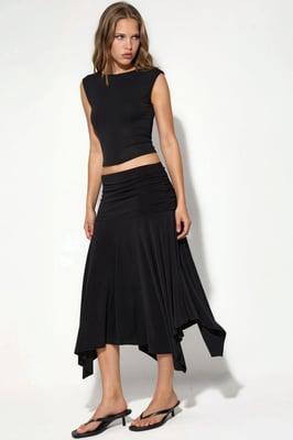 Asymmetrisk Midikjol med Draperad Detalj