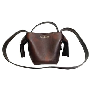 Acne Studios Mini Musubi Axelväska i Brunt Kalvskinn