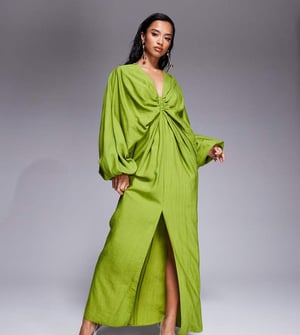ASOS DESIGN Petite djup urringad elastisk maxiklänning med blusärmar i limegrön