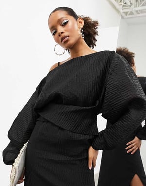 ASOS EDITION volym plisserad långärmad maxiklänning i svart