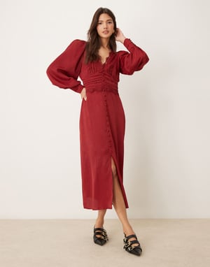 Miss Selfridge satäng jacquard knapplist spetskant midi klänning i bärnberry