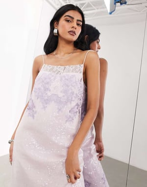 ASOS EDITION broderad spets- och paljettpanelad cami kolumn midi-klänning i lilac