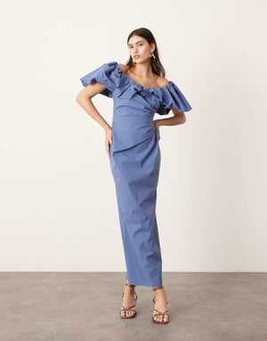 ASOS EDITION bardot rynkad puffärmar maxiklänning i blått