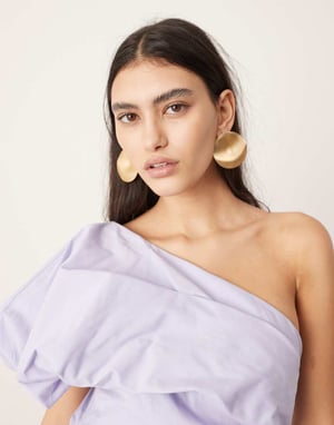 ASOS EDITION enaxlad rynkad maxiklänning i lila