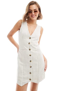 ASOS DESIGN mini knapp genom linne västklänning i naturlig rand