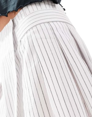 ASOS DESIGN kjol i svart och vit rand