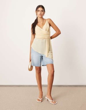 ASOS EDITION inslaget frontlinne med asymmetrisk nederkant i citron