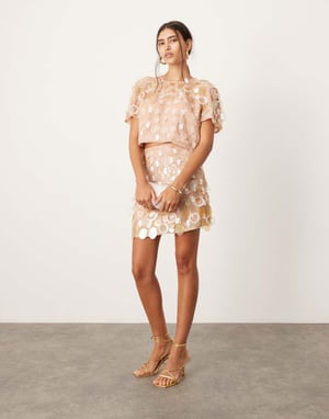 ASOS EDITION utsmyckad skivformad boxy t-shirt-set i rosa