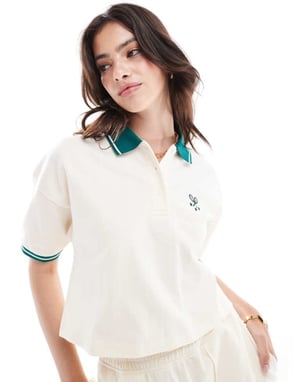 Miss Selfridge kortärmad croppad tennis polo topp i krämfärg