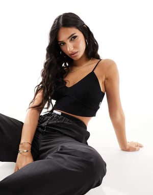 Sixth June stickad bralette i svart