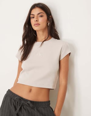 Calvin Klein Jeans monologo baby tee in stony grey