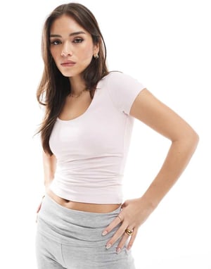 Hollister scoop neck top t-shirt in lilac