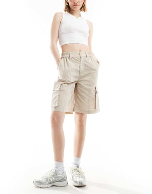 Sixth June längre cargoshorts i beige