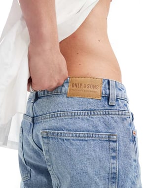 ONLY & SONS lös passform denimshorts med slitningar i ljus tvättad blå