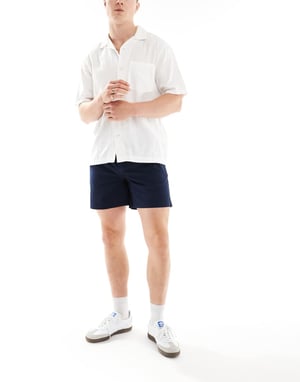 Jack & Jones chinoshorts med dragsko i midjan i marinblått