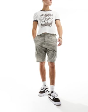 ASOS DESIGN passform cargoshorts i texturerat rutmönster