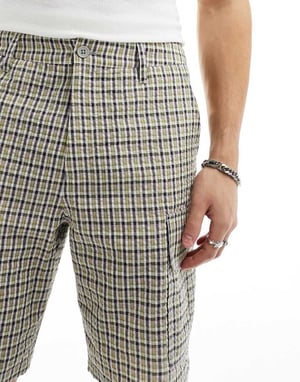 ASOS DESIGN passform cargoshorts i texturerat rutmönster
