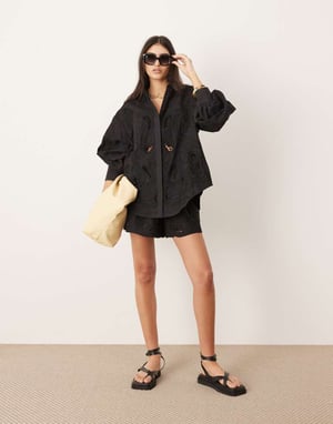 ASOS EDITION broderad cut work boxiga shorts set i svart