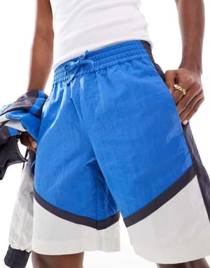 ASOS DESIGN Koordinerade passform nylon shorts med kontrasterande paneler