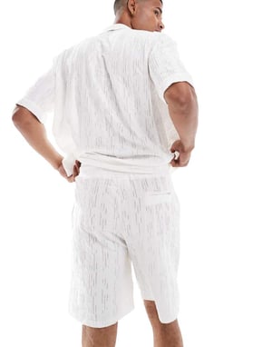 Sixth June koordinerade texturerade shorts i vitt