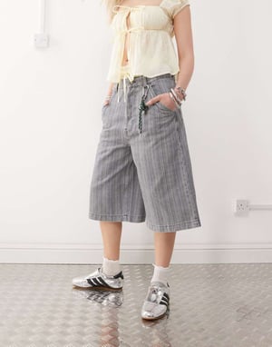 COLLUSION baggy jort in grey stripe