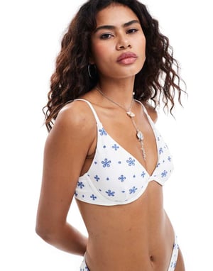 Hollister co-ord djup urringning med byglar bikiniöverdel i vitt